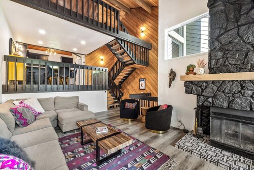 Ridgepoint Retreat Mountain Escape for 8 w/ Resort Amenities