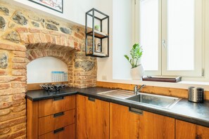 Fridge, oven, stovetop, toaster