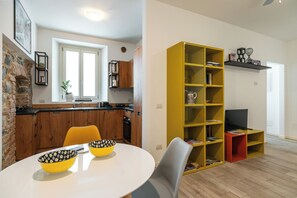Fridge, oven, stovetop, toaster