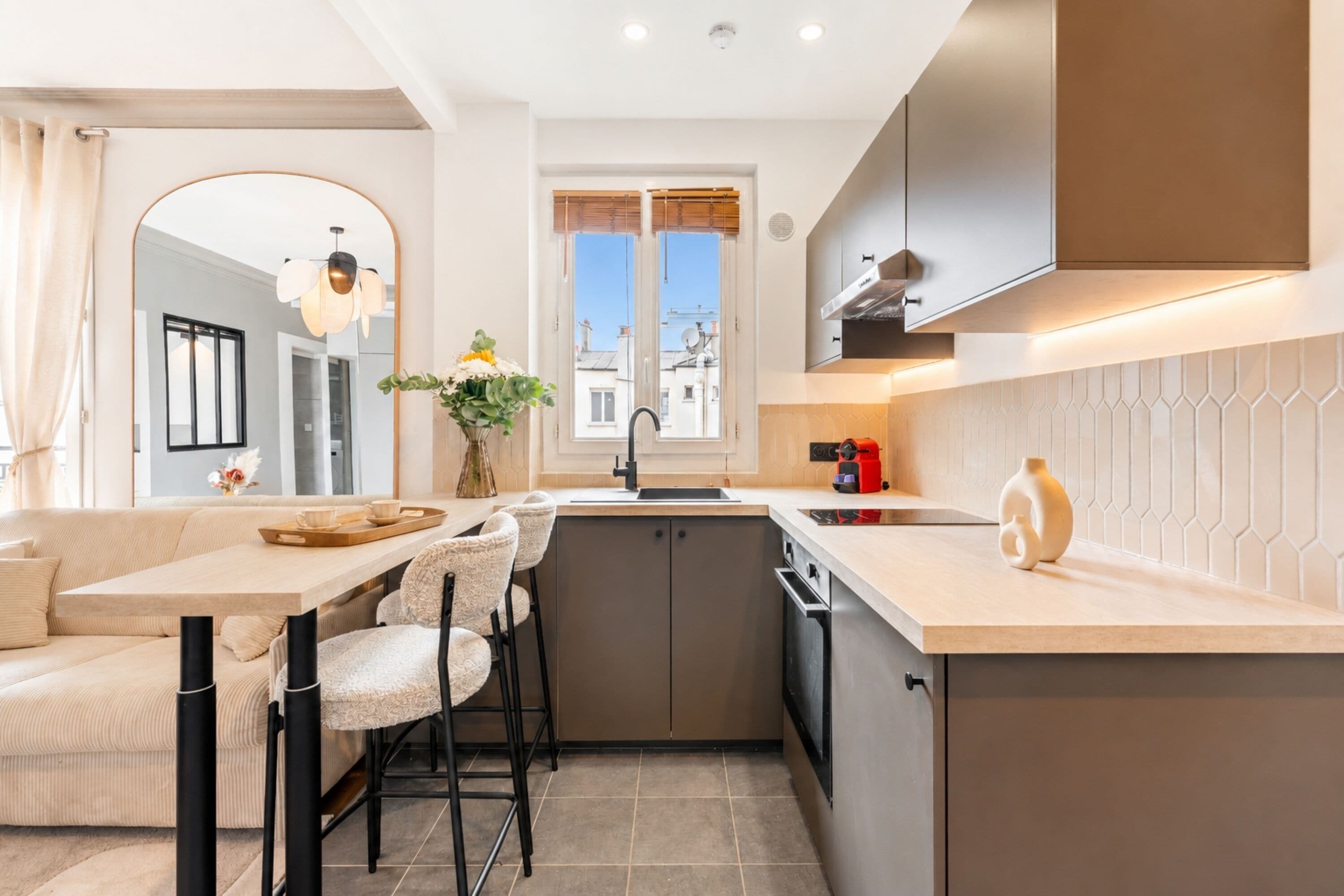 Deluxe Apartment, Courtyard View | Private kitchen