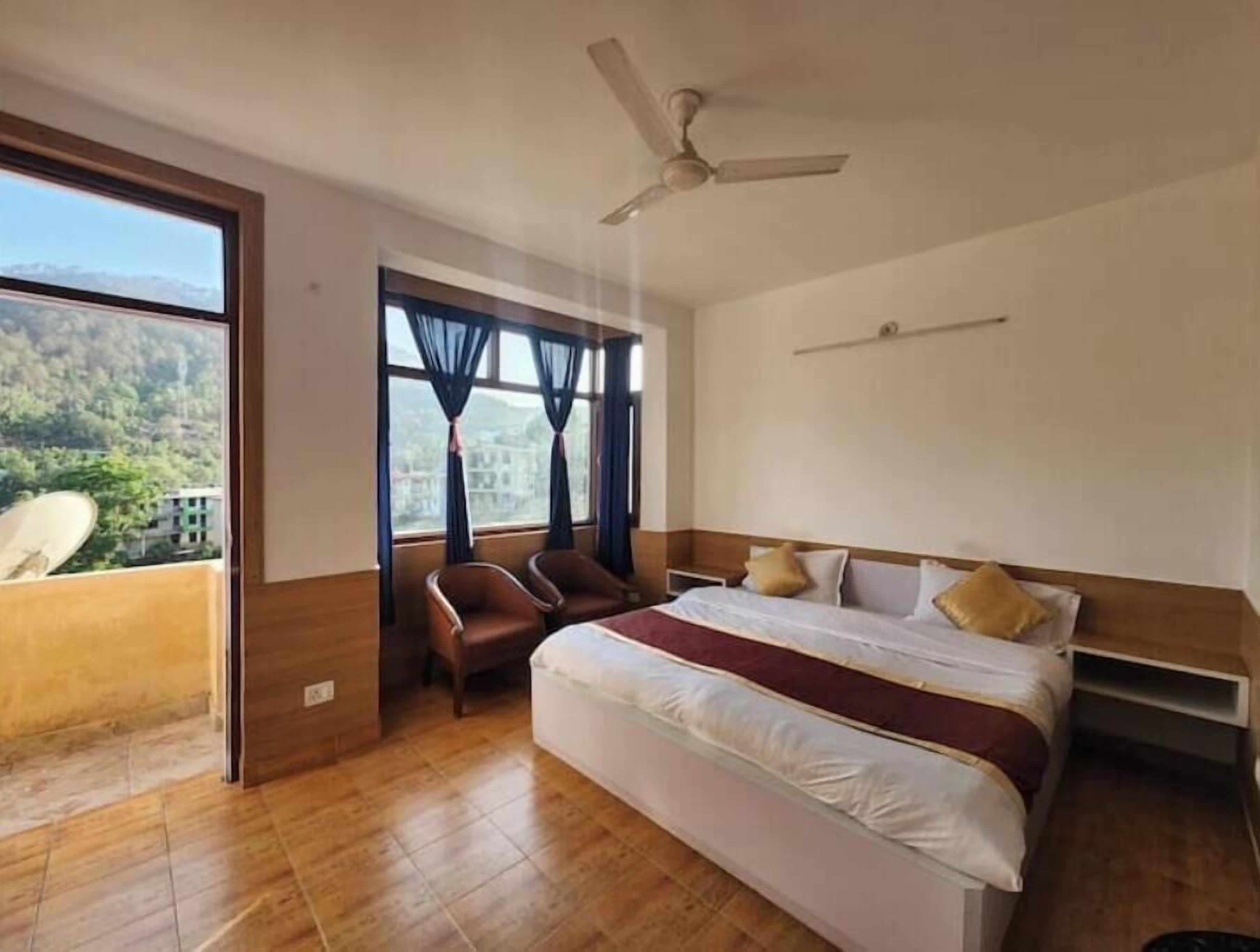 3 bedrooms, internet, bed sheets