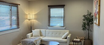 Charming 1BR Near Historic Downtown Edwardsville & SIUE