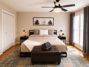 3 bedrooms, in-room safe, desk, iron/ironing board