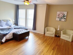 3 habitaciones, caja de seguridad en la habitación y escritorio