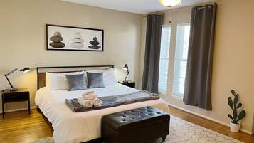 3 bedrooms, in-room safe, desk, iron/ironing board