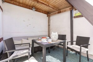 屋外ダイニングエリア