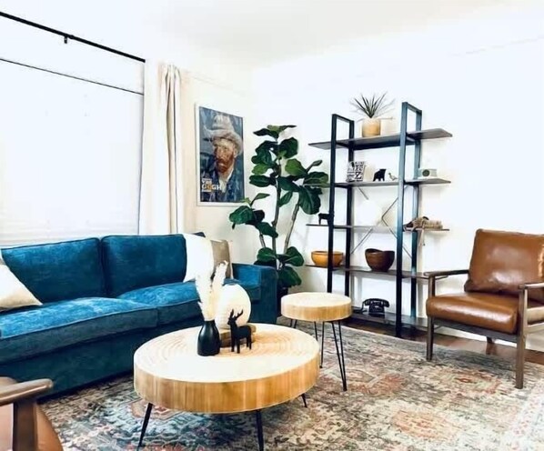 TV - NEW! Pontiac Family-Friendly 3BR (Pontiac)