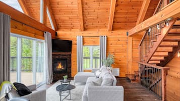 Smart TV y chimenea