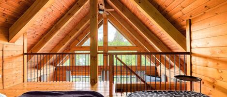 4 bedrooms, travel crib, free WiFi, bed sheets