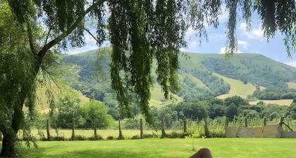 Bed and Breakfast 'Lukugaraia' with Mountain View, Private Garden and Wi-Fi