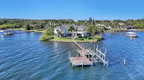 Viera Riverfront Island Retreat 8bd/6ba Water Views EVERY Room Pool/Spa 16+ppl