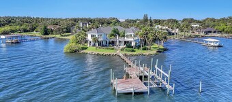 Viera Riverfront Island Retreat 8bd/6ba Water Views EVERY Room Pool/Spa 16+ppl