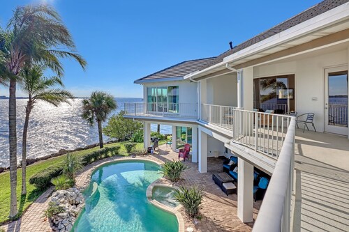 Viera Riverfront Island Retreat 8bd/6ba Water Views EVERY Room Pool/Spa 16+ppl