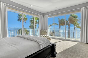 8 bedrooms, desk, iron/ironing board, travel crib