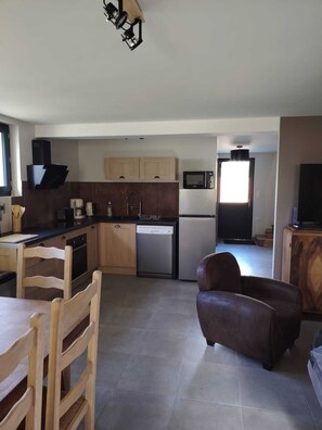 Mikrowelle, Ofen, Herdplatte, Geschirrspüler