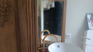 Dusj og håndklær