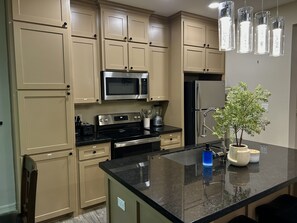 Toaster, Mixer, Kochgeschirr/Geschirr/Besteck