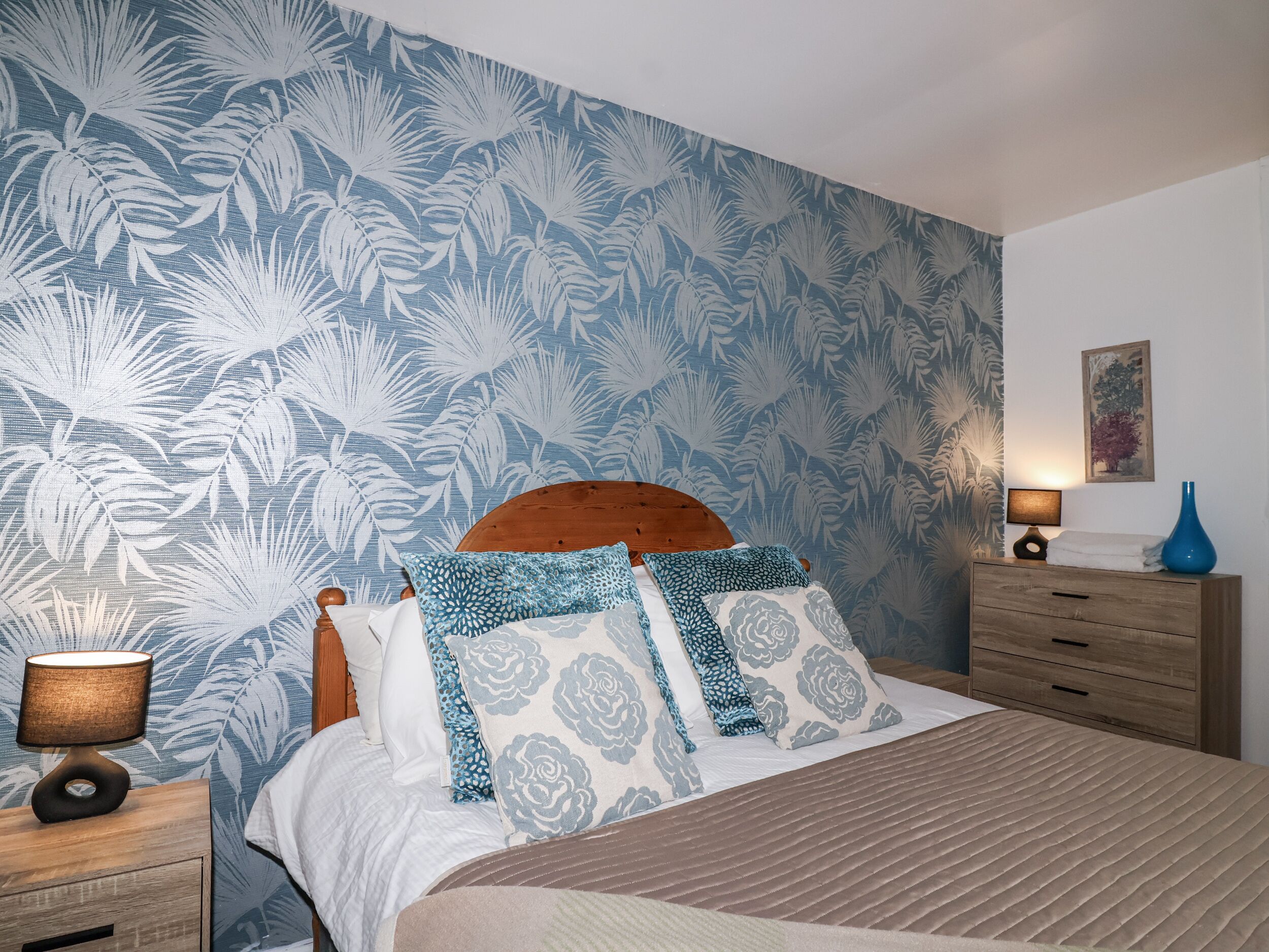 3 Schlafzimmer, individuell dekoriert, individuell eingerichtet