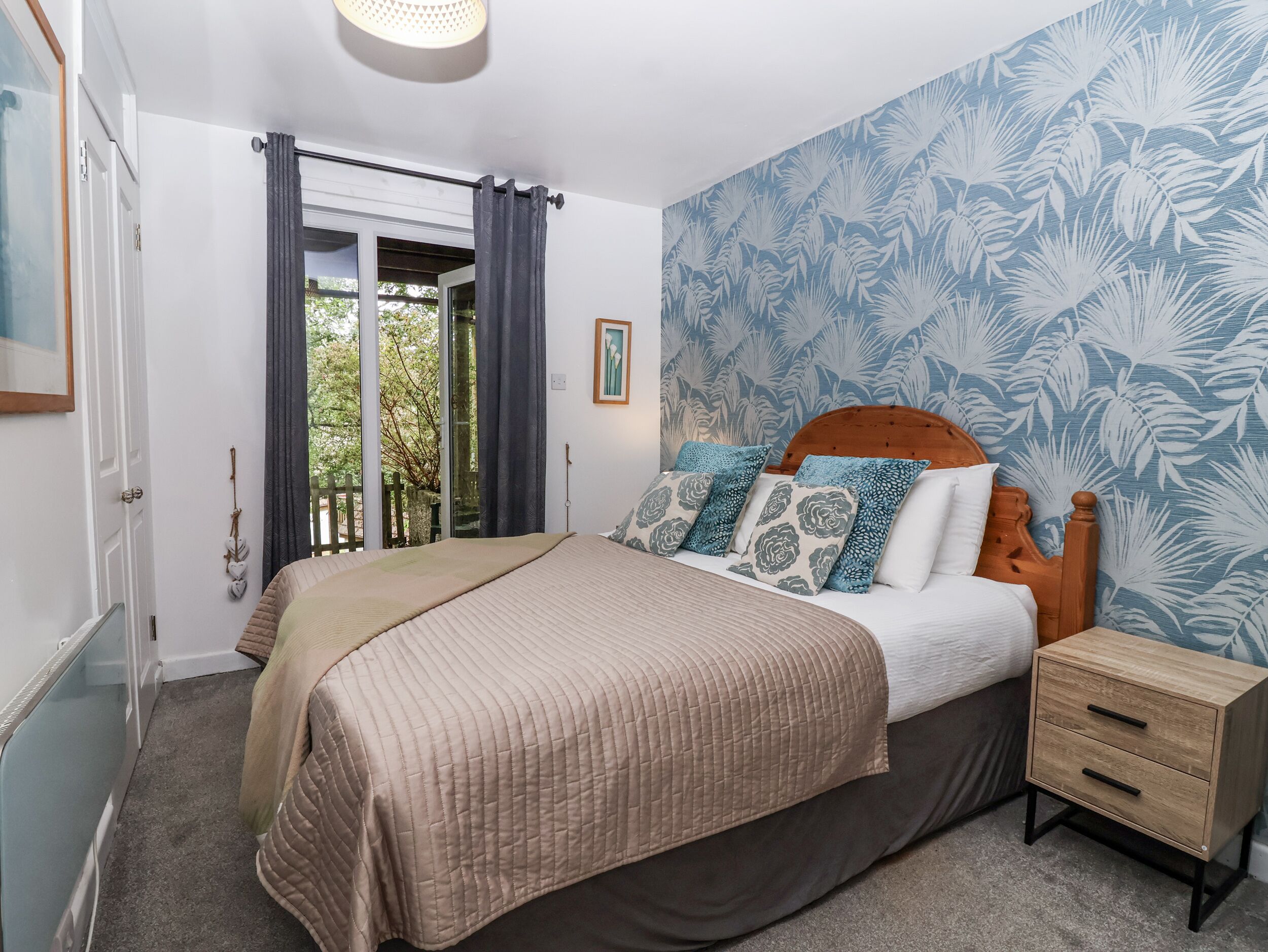 3 bedrooms, individually decorated, individually furnished, free WiFi