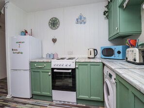 Cookware/dishes/utensils