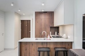 Four, plaque de cuisson, lave-vaisselle