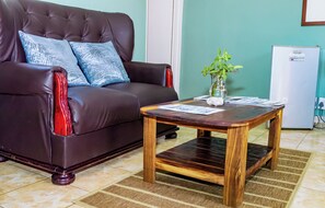 Twin Room, Garden View - Abenab Lodge & Tours CC (Grootfontein)