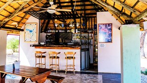 Bar ved bassenget