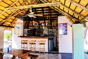 Bar accanto alla piscina