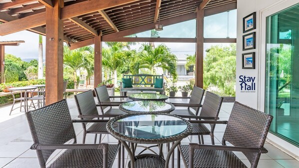 Villa | Outdoor dining