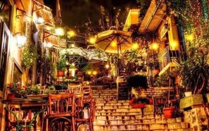 تناول الطعام بالخارج