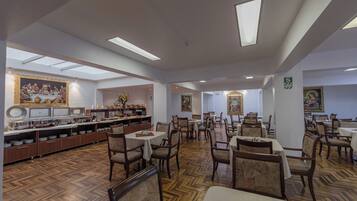 Desayuno buffet incluido todos los días