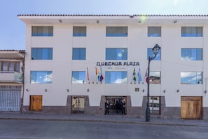 Front of property - Quechua Plaza Hotel (Cusco)