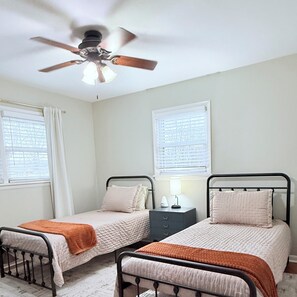 3 bedrooms, desk, travel crib, WiFi