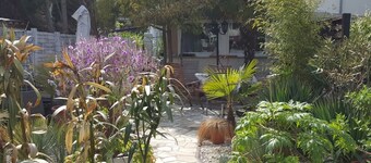 Studio 'Jülich' with Private Terrace, Shared Garden and Wi-Fi