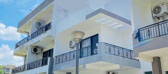 Rudra inn 3BHK Villanear All Mandirs Vrindavan