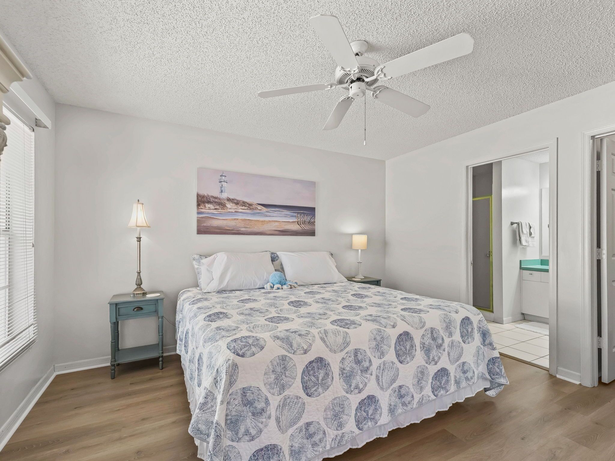 2 chambres, fer et planche à repasser, accès Internet, draps fournis