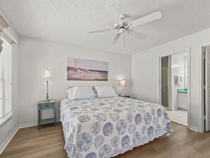 2 bedrooms, iron/ironing board, Internet, bed sheets