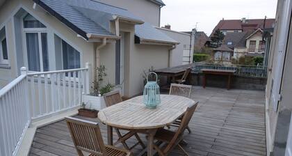 Studio BEACH ENTRANCE and Free Parking