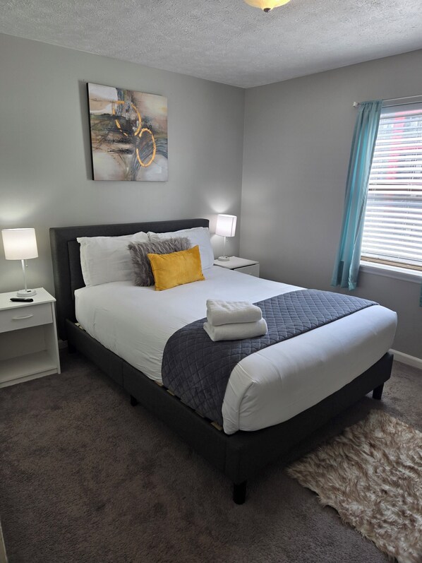 2 chambres, fer et planche à repasser, Wi-Fi, draps fournis