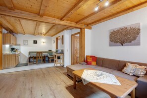 TV - Apartment 1 with Shared Garden, Balcony and Wi-Fi (Todtmoos)