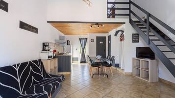 Fernseher, Tischtennisplatte