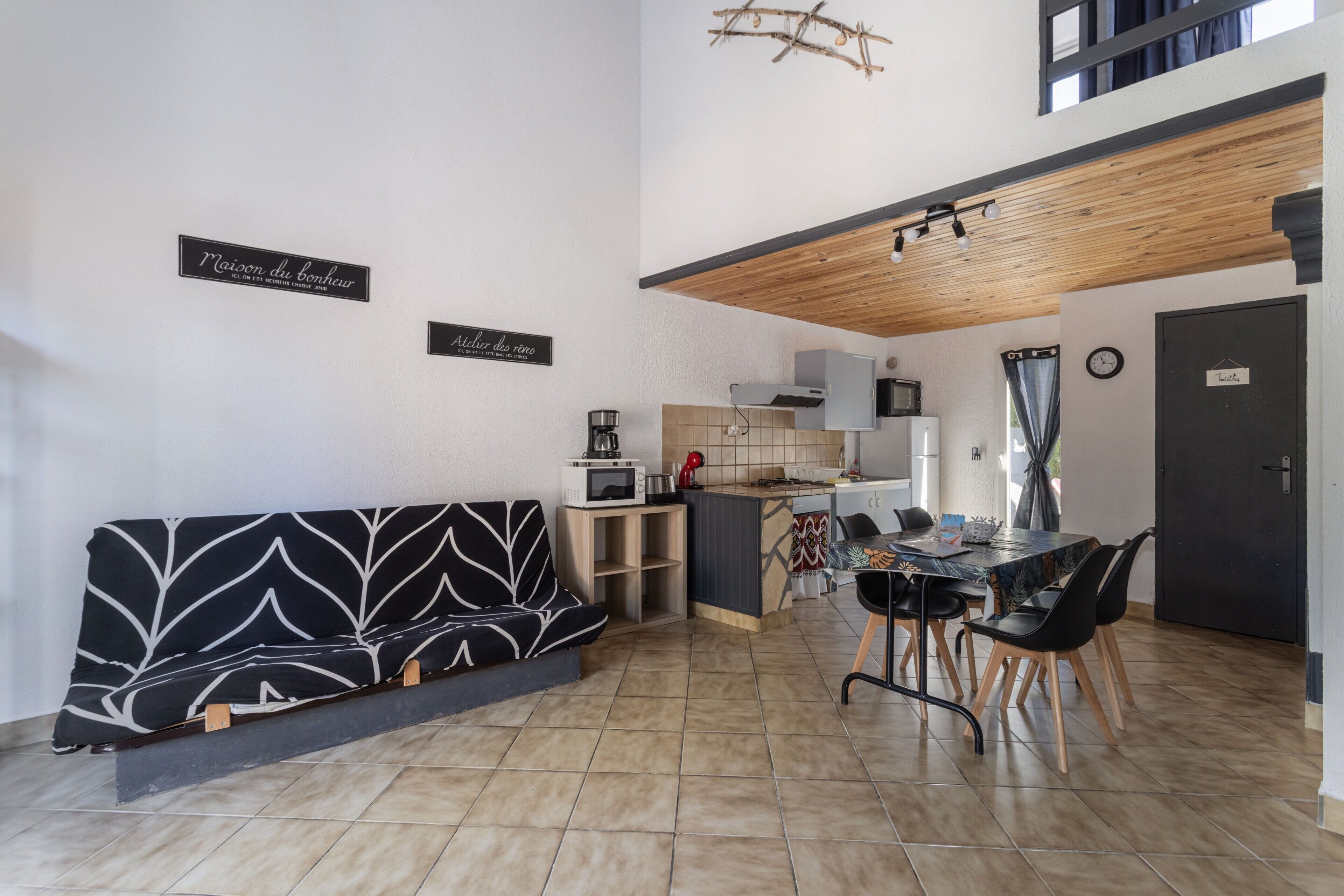 Télévision, table de tennis de table