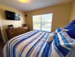 7 habitaciones, tabla de planchar con plancha, wifi y ropa de cama