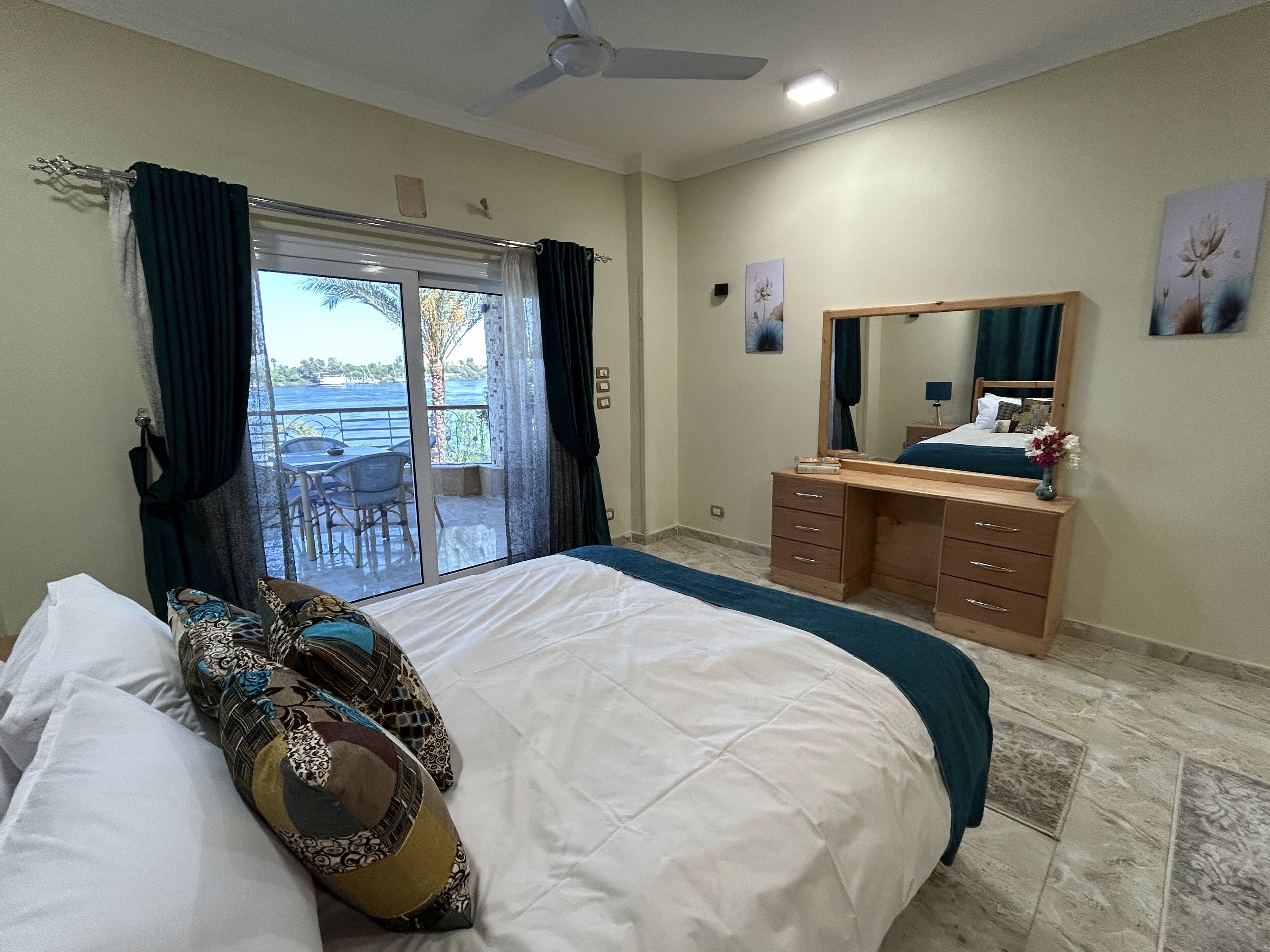 5 Schlafzimmer, Bügeleisen/Bügelbrett, WLAN, Bettwäsche