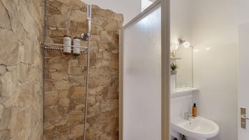 Doccia, asciugacapelli, asciugamani