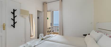 1 dormitori, planxa i posts de planxar, wifi i roba de llit