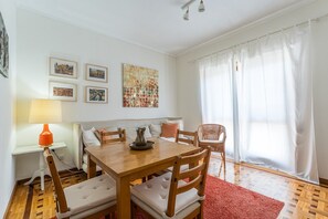 Dining - GuestReady - Home Comforts in Porto (Porto)