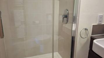 Cottage | Bathroom | Shower