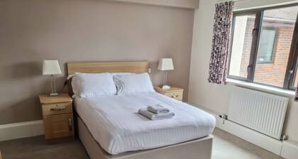 Marine Court First-floor Sleeps 3