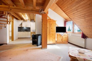 Interior - Apartment 3 with Shared Garden, Balcony and Wi-Fi (Todtmoos)